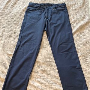 LULULEMON ABC PANT (Navy)